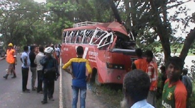 মুন্সীগঞ্জে যাত্রীবাহী বাসের ধাক্কায় নিহত ১, আহত ৫