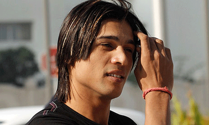 জীবিকার তাগিদে ক্রিকেট থেকে চলচ্চিত্রে