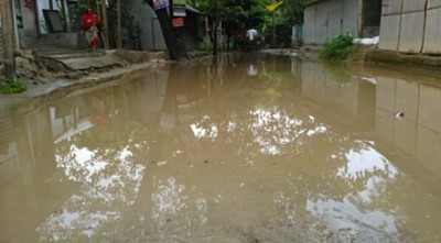 সামান্য বৃষ্টিতেই জমে থাকে পানি , প্রায় ২০ হাজার মানুষের দুর্ভোগ