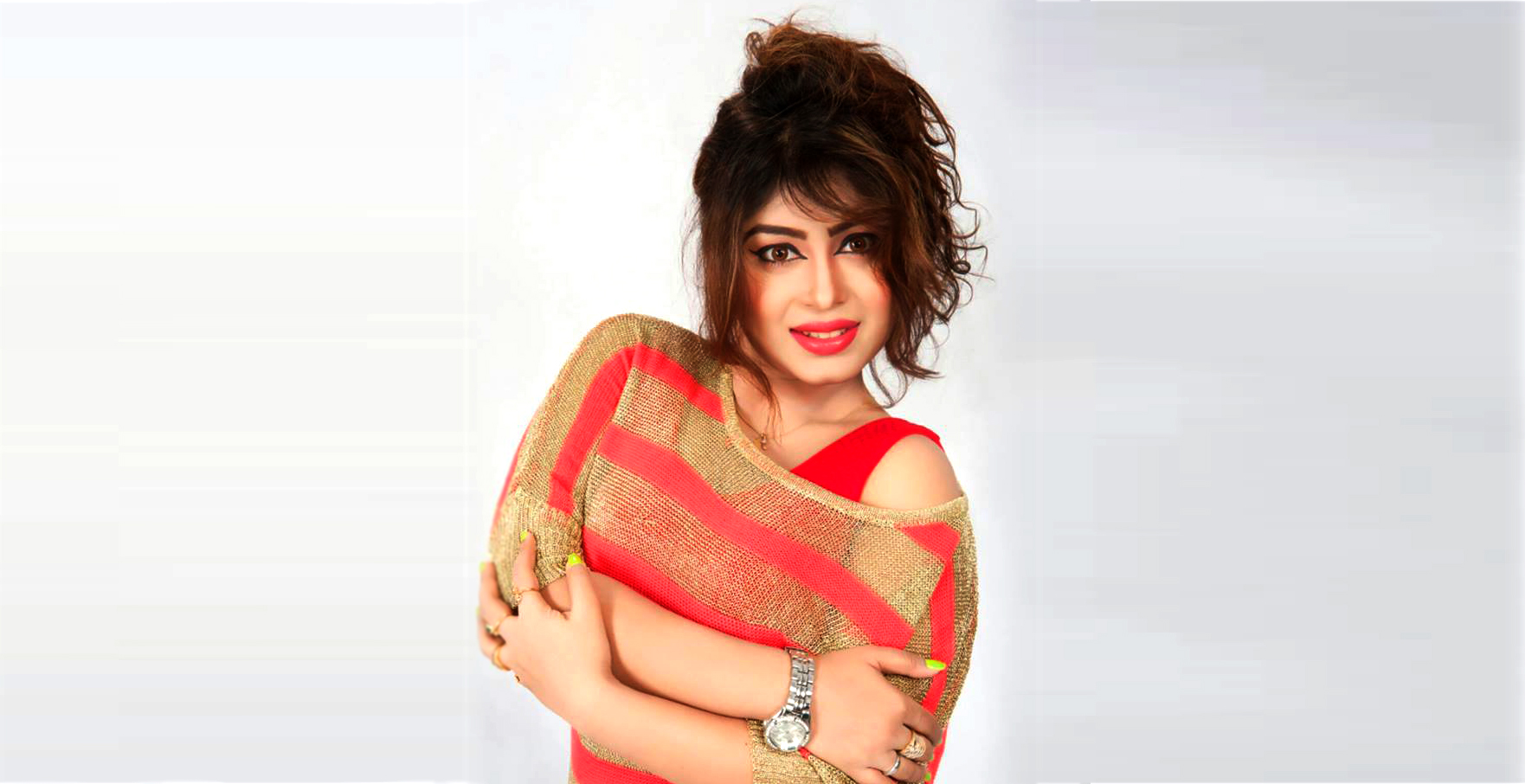 আইটেম গানের বিশেষ পোষাক আনতে ভারতে যাচ্ছেন বাংলাদেশী অভিনেত্রী মিষ্টি