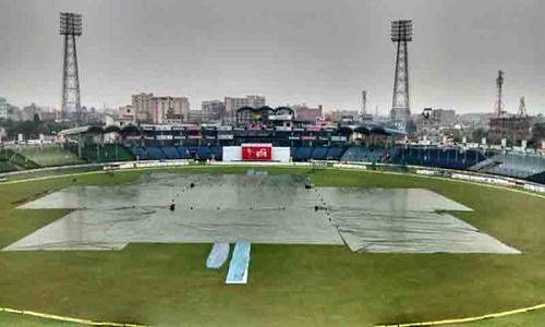 বৃষ্টিতে ৩য় দিনেও খেলায় বিলম্ব