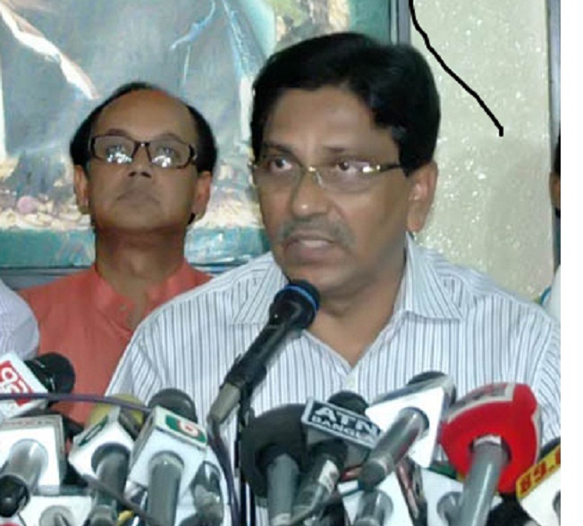 খালেদা-তারেককে বাদ দিলে বিএনপির জনসমর্থন বাড়বে: হানিফ