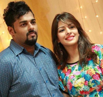 নতুন বিয়ের খবর দিলেন মডেল তিন্নি