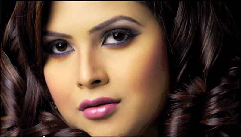 ‘মিস আর্থ ২০১৬’ সেরা ১০-এ প্রিয়তি