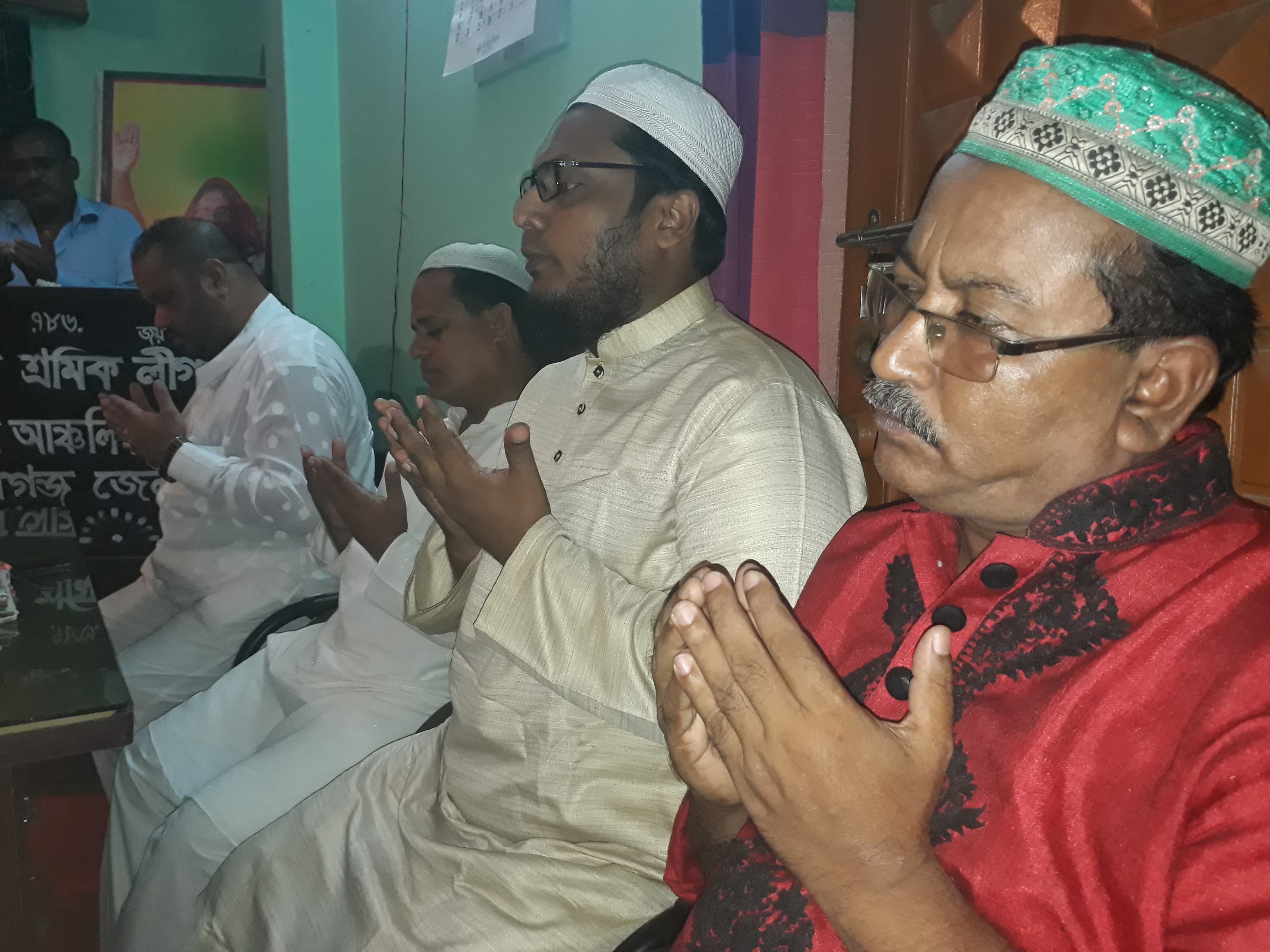 মুন্সিগঞ্জে শ্রমিকলীগের প্রতিষ্ঠাবার্ষিকী উদযাপন