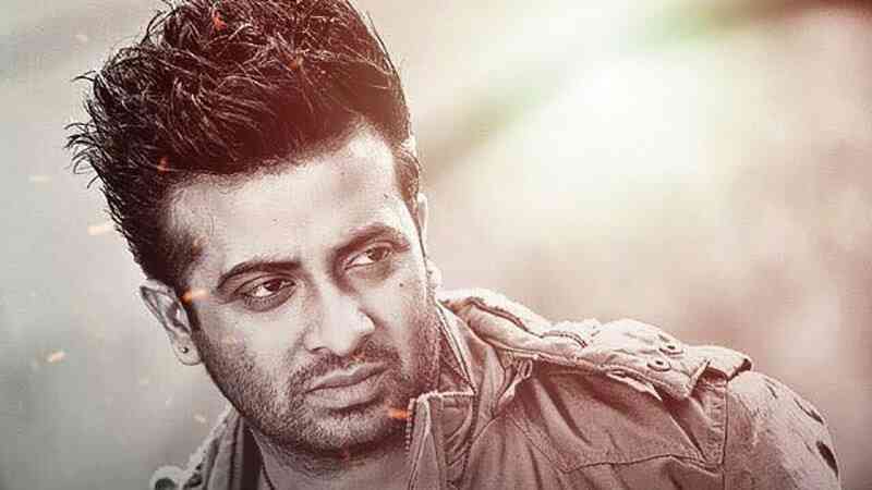 ফিল্মফেয়ারের ভোটের লড়াইয়ে শাকিব খান