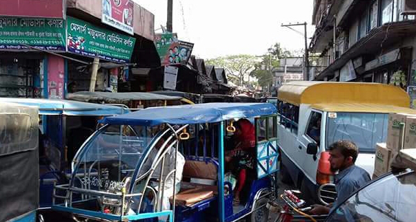 টংগিবাড়ীতে লাইনম্যানদের চাঁদাবাজিতে অতিষ্ঠ অটোচালকরা