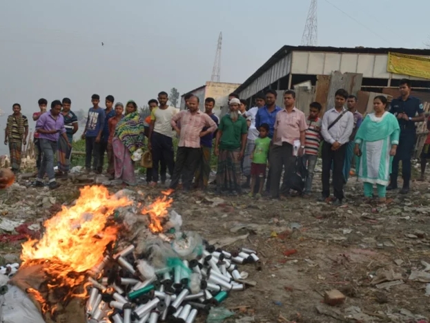 পঞ্চসারে অবৈধ কারেন্ট জাল উৎপাদনের দায়ে অাটক ৪