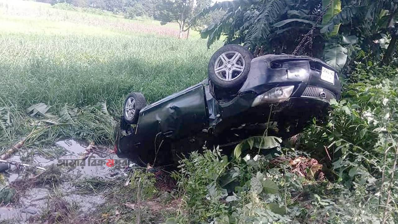 মুন্সিগঞ্জে প্রাইভেটকার নিয়ন্ত্রণ হারিয়ে নিহত ৩