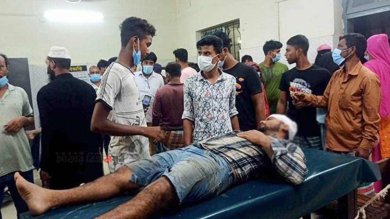 নাম কেন ব্যাঙ্গ করা হলো এ নিয়ে সংঘর্ষে মুন্সিগঞ্জে ১০ জন আহত