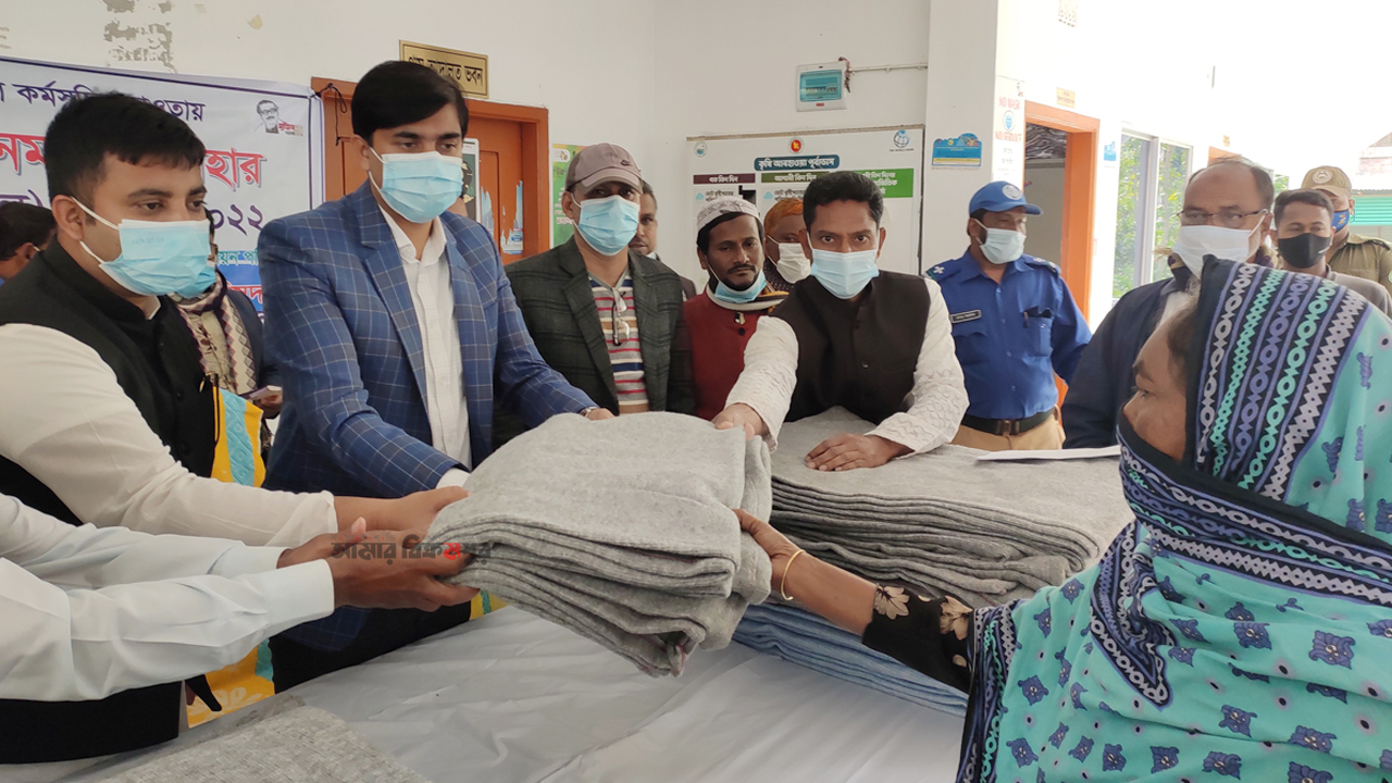 শ্রীনগরে শীতার্তদের মাঝে কম্বল বিতরণ