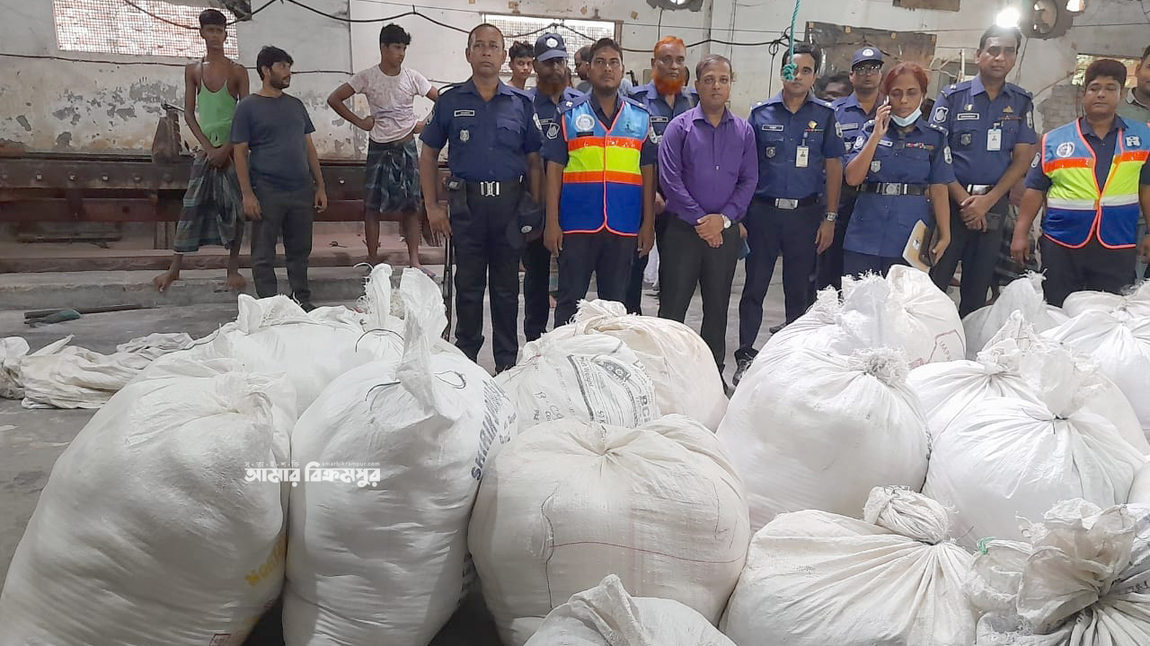 মুন্সিগঞ্জে ইউপি চেয়ারম্যানের ফ্যাক্টরি থেকে কারেন্ট জাল জব্দ
