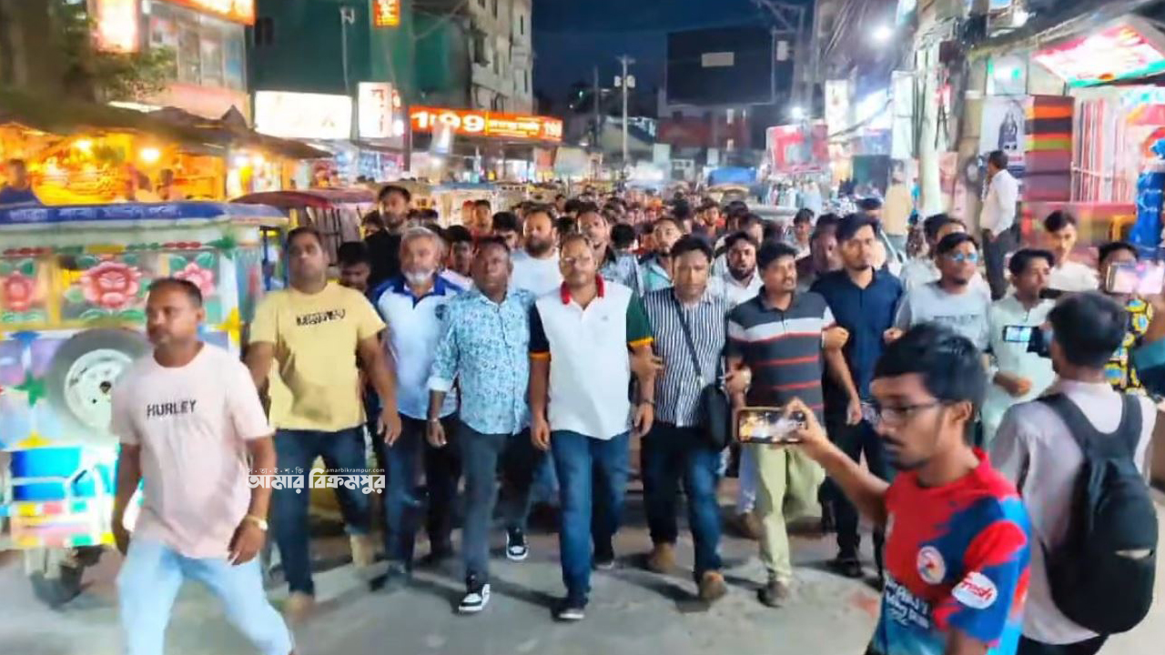 বিপ্লবের শাস্তি নিশ্চিতের দাবিতে শহরে যুবদল-ছাত্রদলের মিছিল