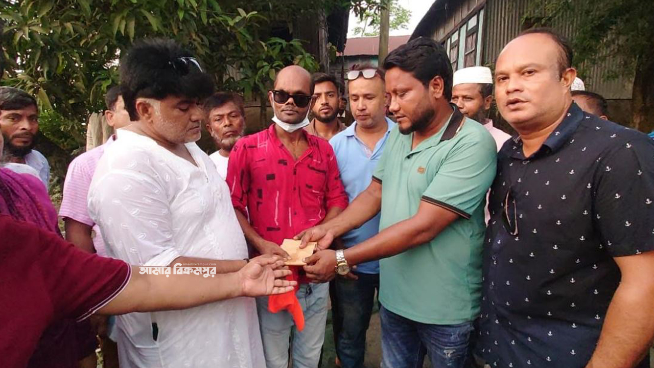 মুন্সিগঞ্জের সেই যুবদল নেতা জাহাঙ্গীরের পাশে নেতাকর্মীরা, ঘর মেরামতে সহায়তা