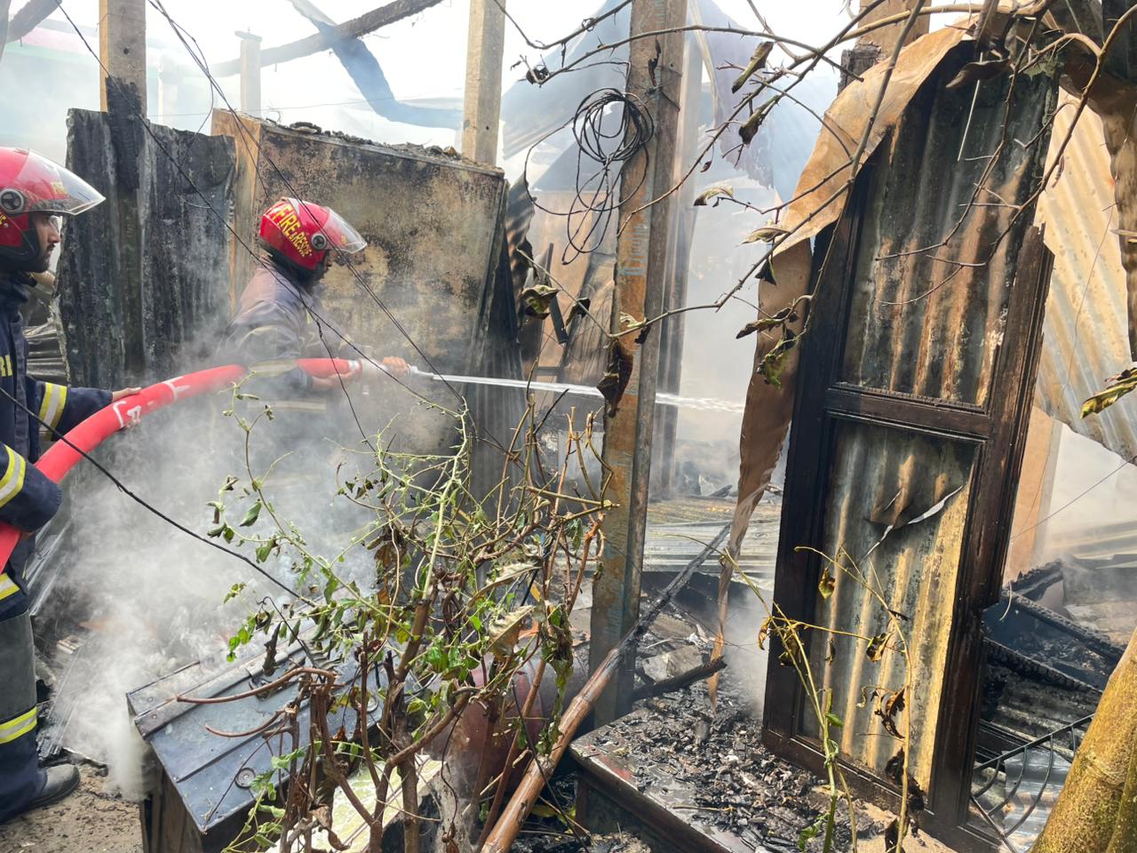 মুন্সিগঞ্জে গ্যাস সিলিন্ডার বিস্ফোরণে দুই বাড়ি ছাই, ১৫ লাখ টাকার ক্ষতি