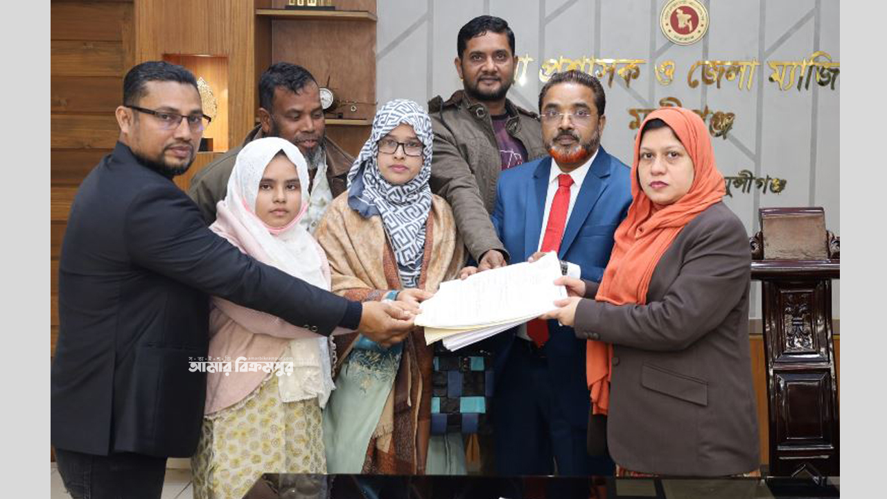 মুন্সিগঞ্জে ২৩ প্রার্থীর মধ্যে নারী মাত্র ১ জন: নির্বাচনী লড়াইয়ে একা রোকেয়া আক্তার