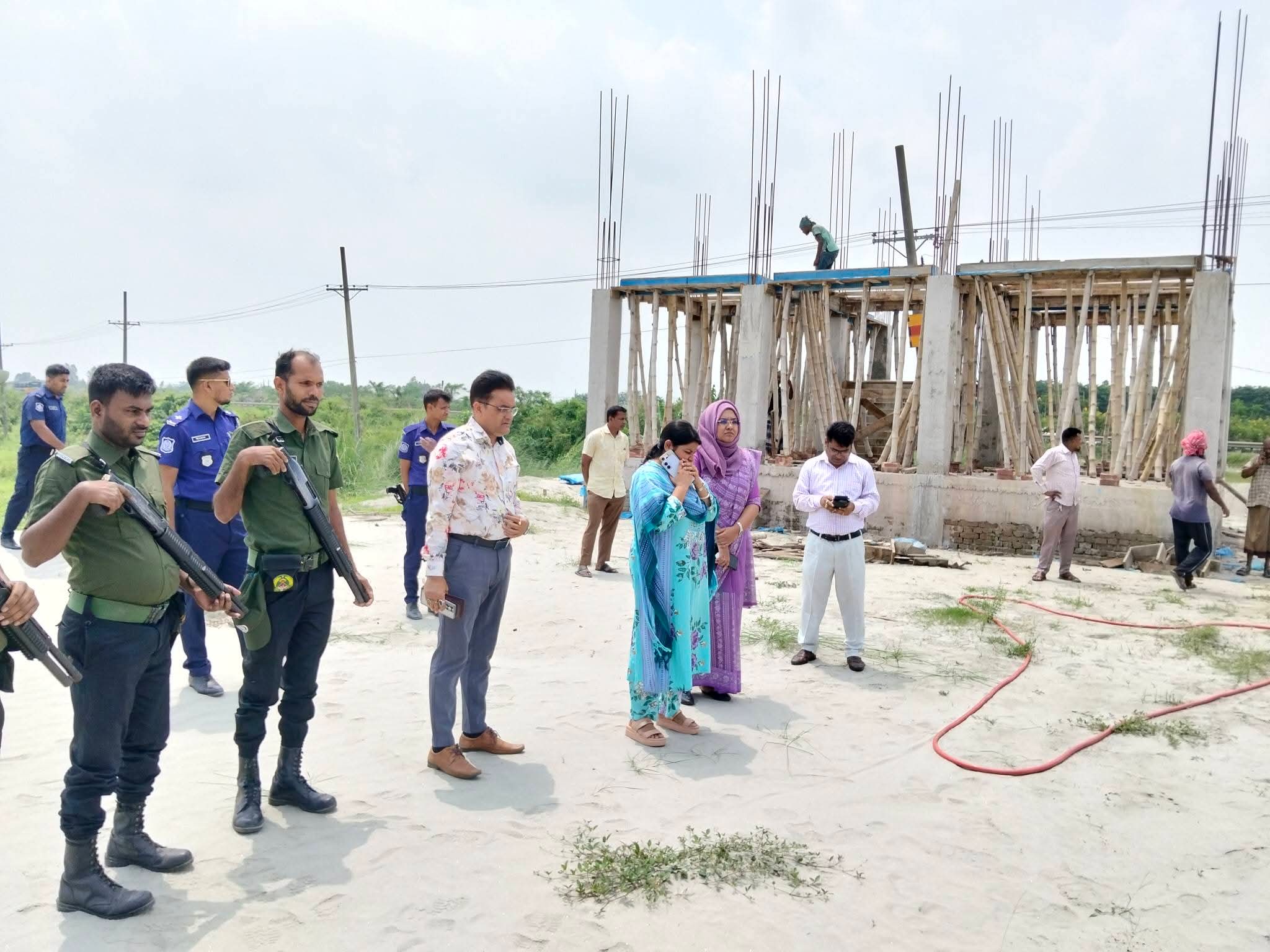 কৃষিজমিতে অবৈধভাবে বালু ভরাট করায় ‘ইউরোপা রয়েল সিটি’র কাজ বন্ধ করে দিলো প্রশাসন