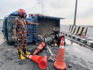 মাওয়া এক্সপ্রেসওয়েতে অজ্ঞাত যানের ধাক্কায় প্রাণ গেছে পথচারীর, পৃথক দুর্ঘটনায় আহত ৫