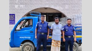 মুন্সিগঞ্জে পুলিশের অভিযানে পদ্মা রেলসেতুর চোরাই মালামালসহ ধরা পড়লো চোর