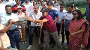 প্রায় ৫০ লাখ টাকা ব্যায়ে খনন হবে হোসেন্দি খালের দুই কিলোমিটার, উদ্বোধনে মন্ত্রী