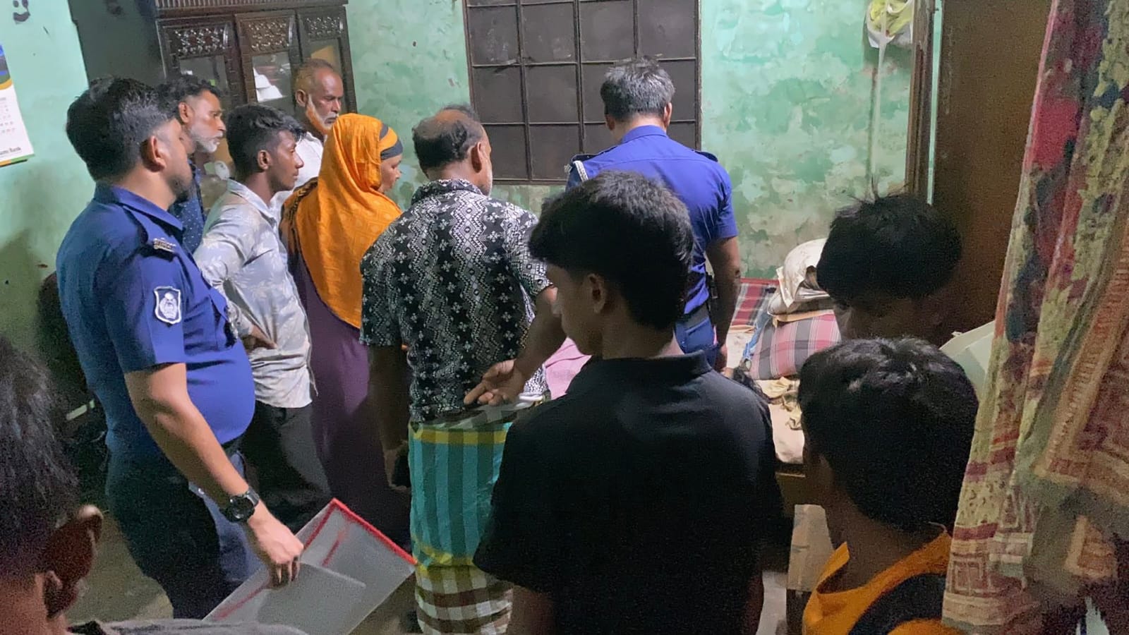 মুন্সিগঞ্জে ধর্ষণের পর শ্বাসরোধে হত্যার অভিযোগ, অভিযুক্তের ঘর থেকে কিশোরীর মরদেহ উদ্ধার, আটক ১