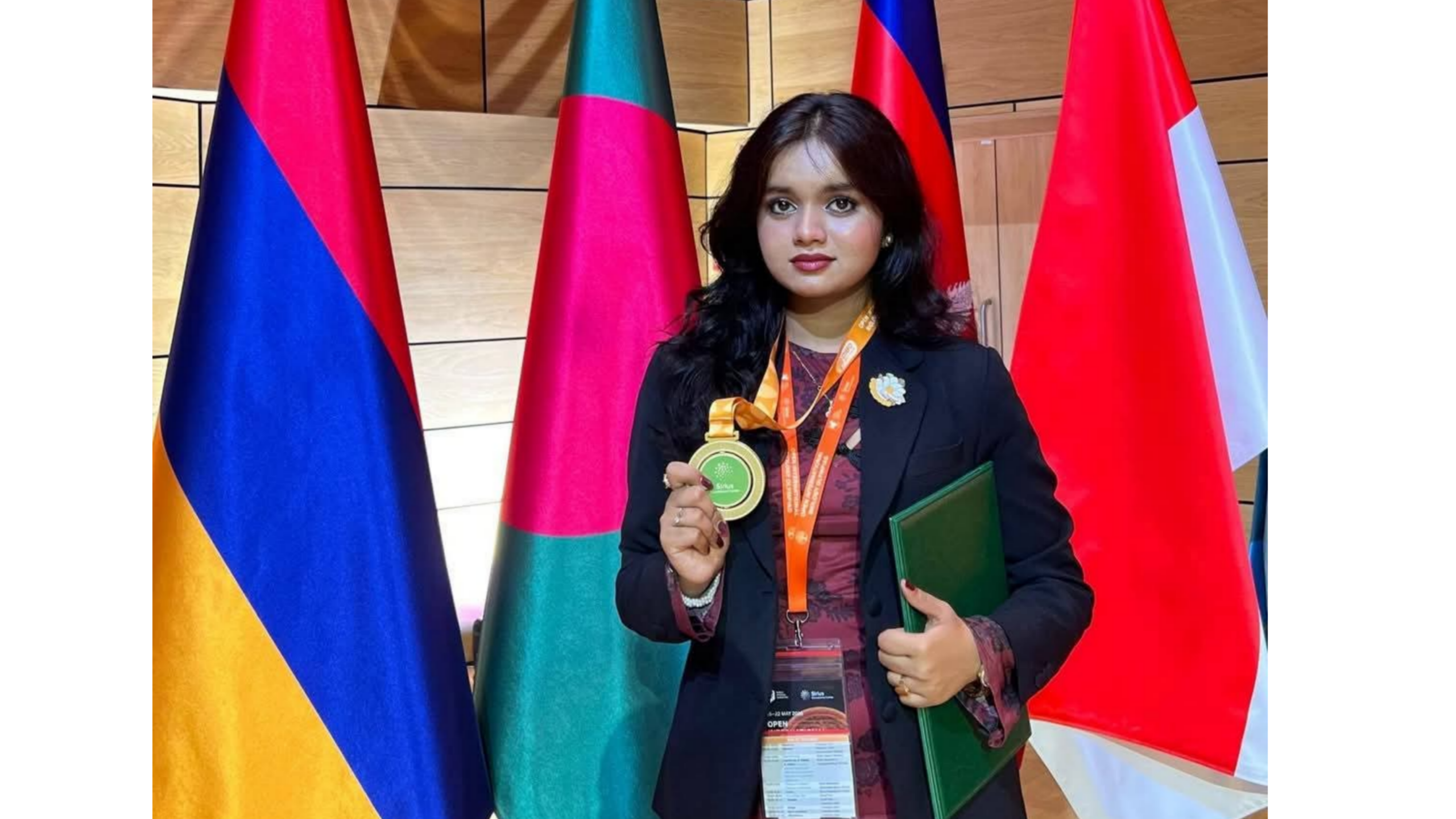 রাশিয়ায় আন্তর্জাতিক বায়োলজি অলিম্পিয়াডে স্বর্ণপদক জিতেছে মুন্সিগঞ্জের রূপকথা