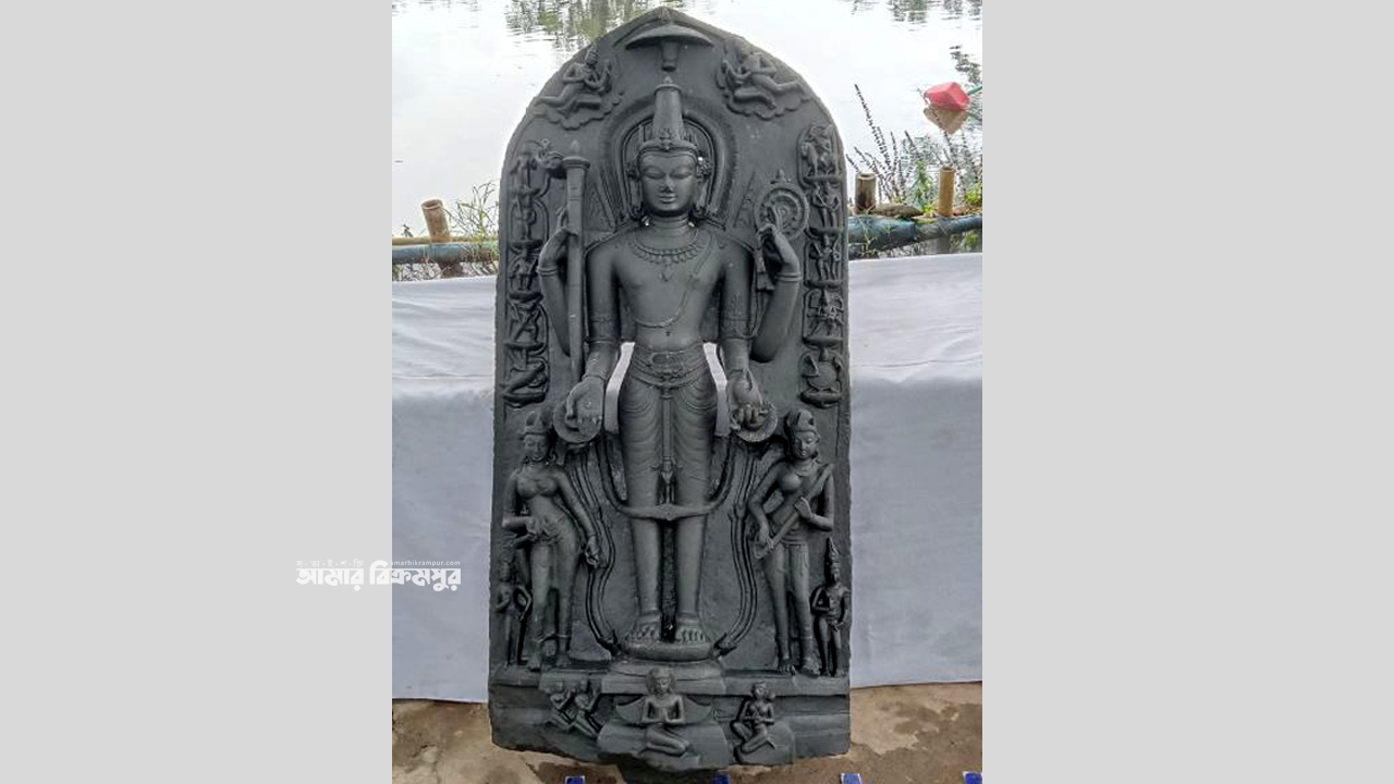 মুন্সিগঞ্জে দেড় কোটি টাকা মূল্যের প্রাচীন ও দুর্লভ বিষ্ণু মূর্তিসহ দুইজনকে গ্রেপ্তার করেছে র‍্যাব