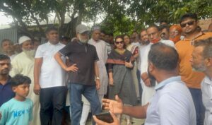 নদীভাঙন রোধে জিও ব্যাগ ফেলা কার্যক্রম পরিদর্শনে এমপি রতন, মান ঠিক রাখার অনুরোধ