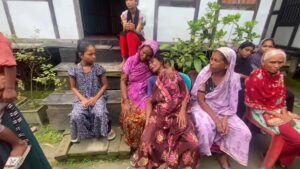 মুন্সিগঞ্জে নিজ বাড়ির উঠানে ভাঙারি ব্যবসায়ীকে কুপিয়ে হত্যা