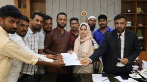 দিঘিরপাড়ে সেতু নির্মাণসহ ৪ দফা দাবিতে জেলা প্রশাসকের কাছে স্মারকলিপি