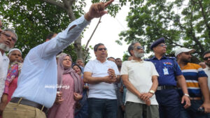 খালের জায়গায় অবৈধ স্থাপনাকারী যত শক্তিশালীই হোক, কারও কথা শুনবেন না: প্রশাসনকে মীর শাহে আলম
