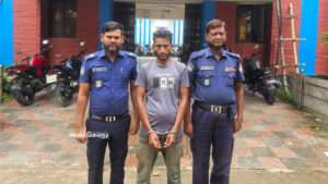 মুন্সিগঞ্জে ফাকা রাস্তায় কিশোরী যাত্রীকে ধর্ষণচেষ্টার অভিযোগে অটোচালক গ্রেপ্তার