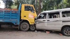 মুন্সিগঞ্জে বিমানবন্দর থেকে পরিবার নিয়ে ফেরার পথে দুর্ঘটনায় প্রবাসীসহ আহত ৭