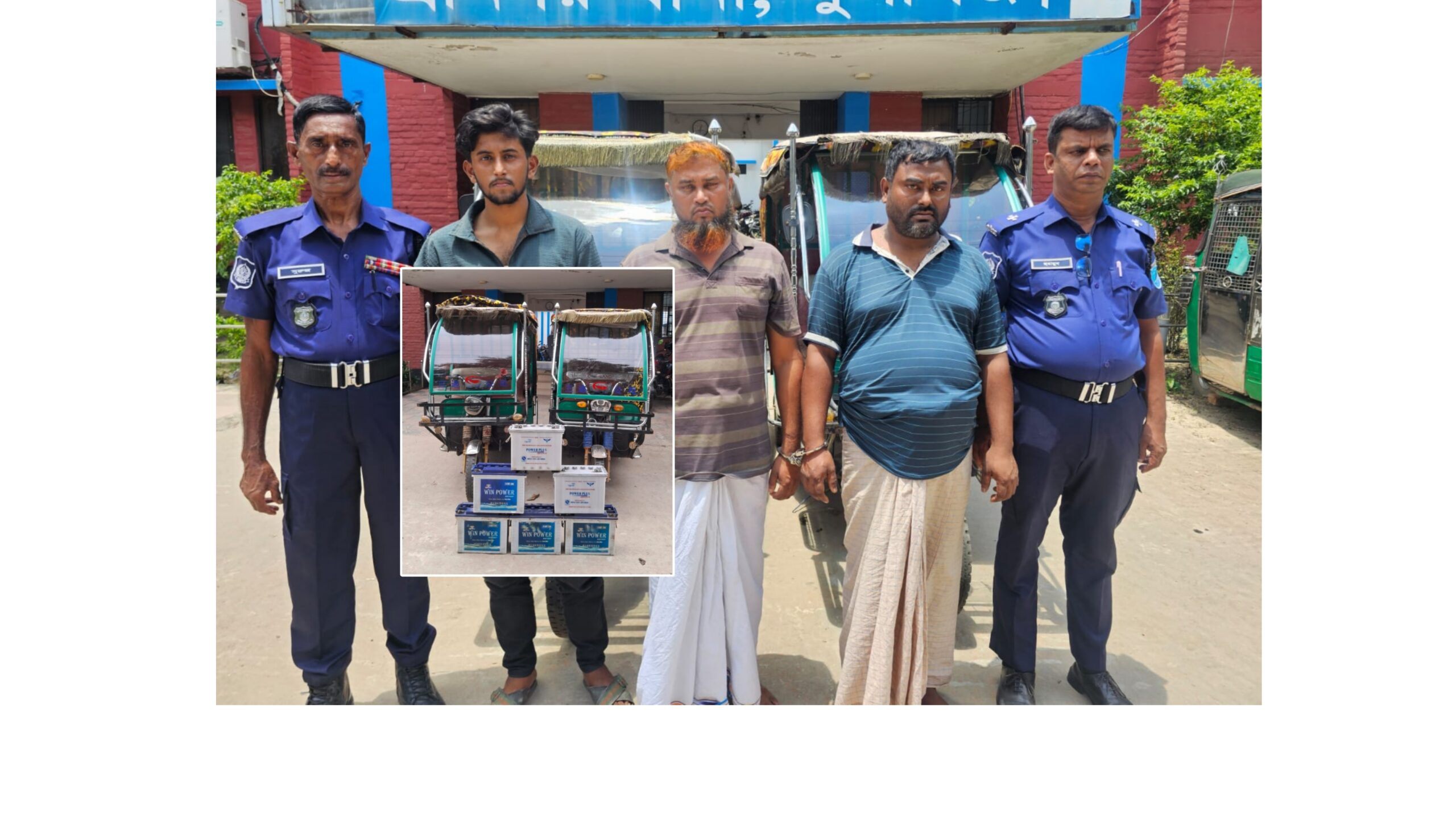 মুন্সিগঞ্জে চুরি হওয়া ২ অটোরিকশা ও ৬ ব্যাটারি উদ্ধার, চোরচক্রের ৩ সদস্য গ্রেপ্তার
