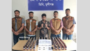 মুন্সিগঞ্জে এবার ধরা পড়লো আরেক অবৈধ সিরাপ ‘উইন কোরেক্স’, সঙ্গে ছিল ৩২ রাউন্ড গুলি