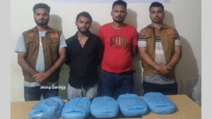 বাজারের ব্যাগে ছিলো ৫ কেজি গাঁজা, মুন্সিগঞ্জে দিতে এসে ডিবির হাতে ধরা ২ জন