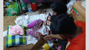 ১০ লাখ টাকা এফডিআর ও সম্পত্তির উত্তরাধিকার প্রদানের নিশ্চয়তায় সেই শিশুকে পেল ১১ বছর ধরে নিঃসন্তান রবিউল-সুমাইয়া