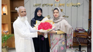 শতভাগ পাসে জেলার সেরা পঞ্চসার আইডিয়েল ইনস্টিটিউটকে ডিসি’র ফুলেল শুভেচ্ছা