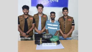 মুন্সিগঞ্জ সদরের আদারিয়াতলা থেকে ৫ কেজি গাঁজাসহ সুমন গ্রেপ্তার