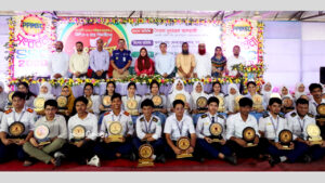 ইয়াজউদ্দিন মডেল স্কুল অ্যান্ড কলেজে এসএসসি কৃতী শিক্ষার্থীদের সংবর্ধনা