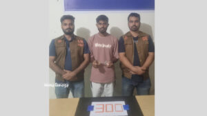 মুন্সিগঞ্জে বাড়ির পাশের উঠানে ইয়াবা বিক্রি করছিলেন যুবক, ৩০০ পিসসহ ধরলো ডিবি