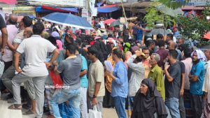শ্রীনগর অগ্রণী ব্যাংকে ২৩০ গ্রাহকের অভিযোগ, নিজ এনআইডি দিয়ে পাসপোর্ট করেননি শরিফুজ্জামান, আটক ১