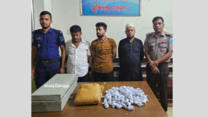 মুন্সিগঞ্জে হাইওয়ের পাশে রেষ্টুরেন্টে পোটলায় বিক্রি হতো গাঁজা, ধরা পড়লো ৩ জন