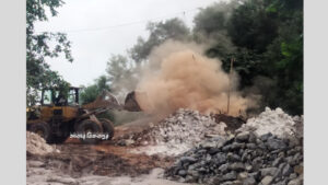 ৫ দিন আগে অভিযানে বন্ধ করা চুনা কারখানা আবার চালু- এবার গুঁড়িয়ে দিল প্রশাসন