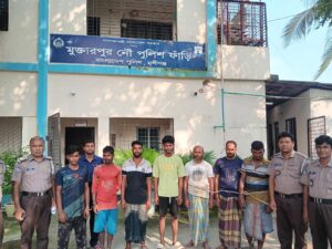 মুন্সিগঞ্জে অবৈধভাবে নদীর মাটি কাটার সময় ৭ জন গ্রেপ্তার
